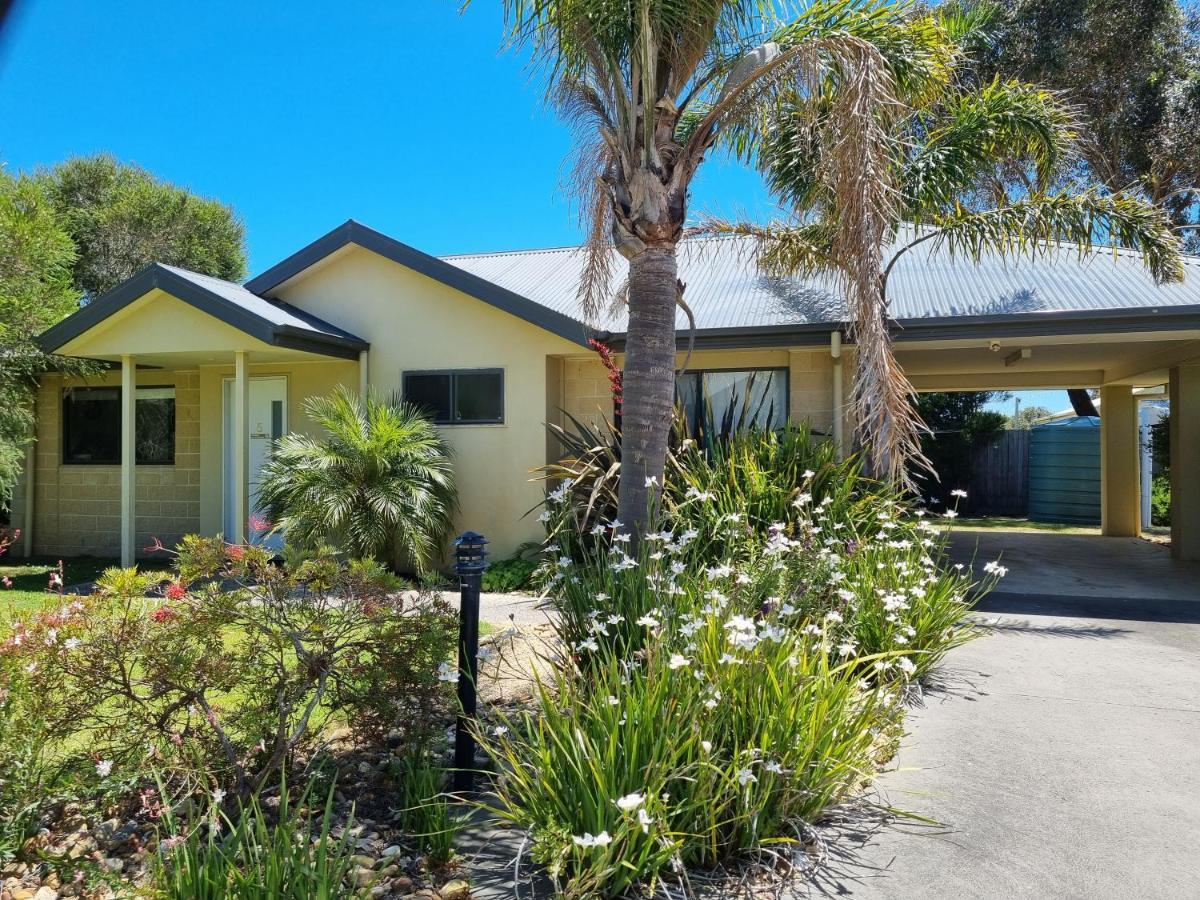 Island Cove Villas Cowes Esterno foto